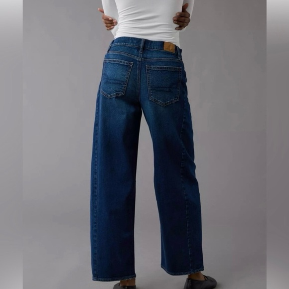 AE Dreamy Drape Strigid Barrel Jean in a Medium Wash Size 14 Long - Picture 6 of 8